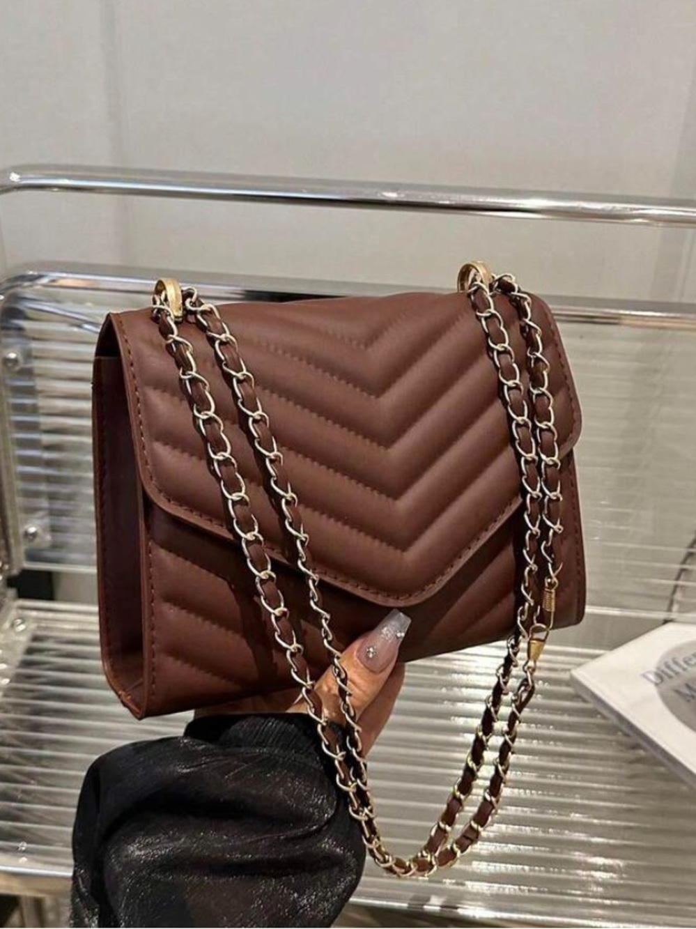 Stylish Quilted Chain Shoulder Bag - Brown